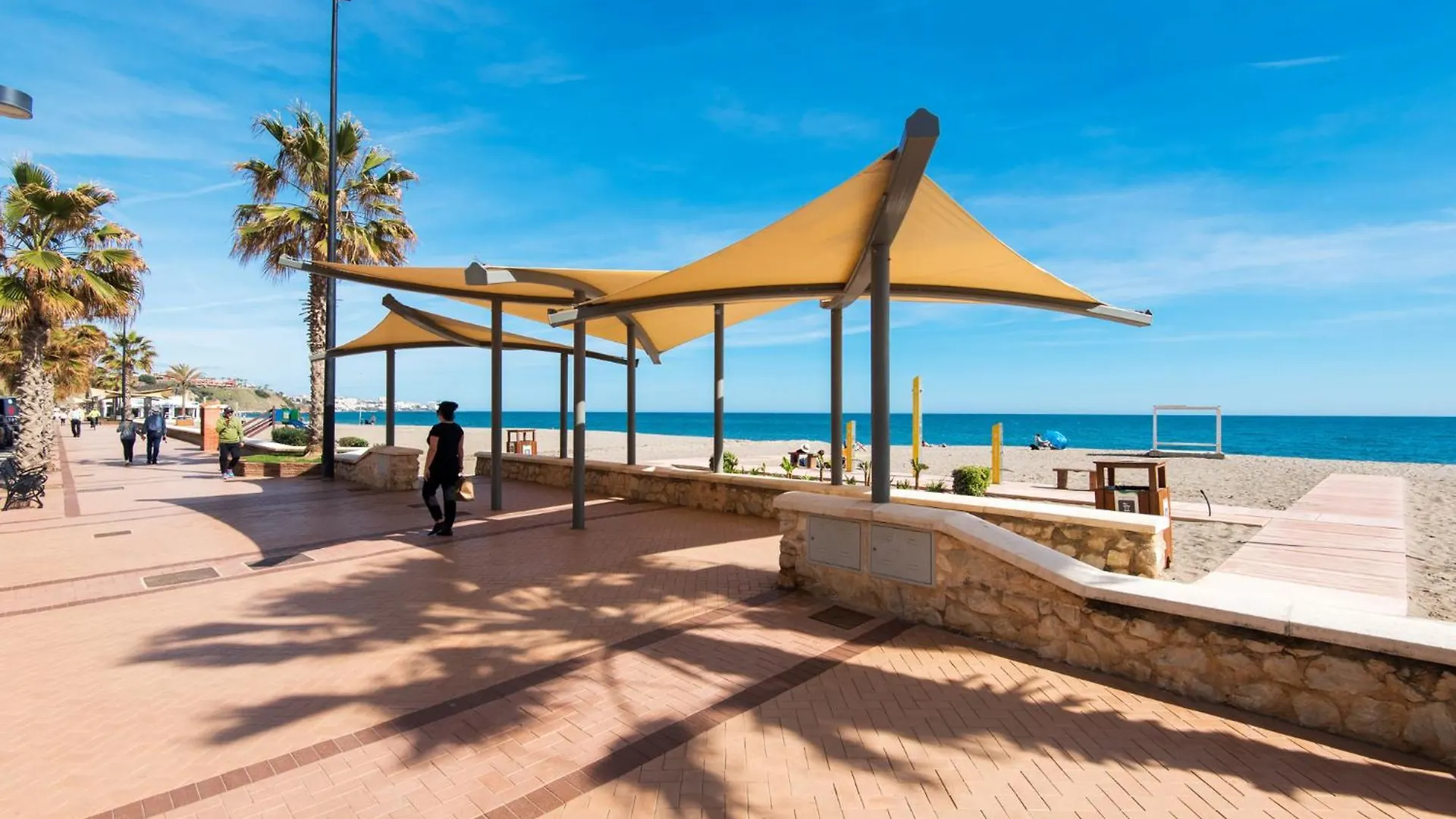 Madeinterranean Beach- Higueron Front Line Apartment Fuengirola 0*,  İspanya