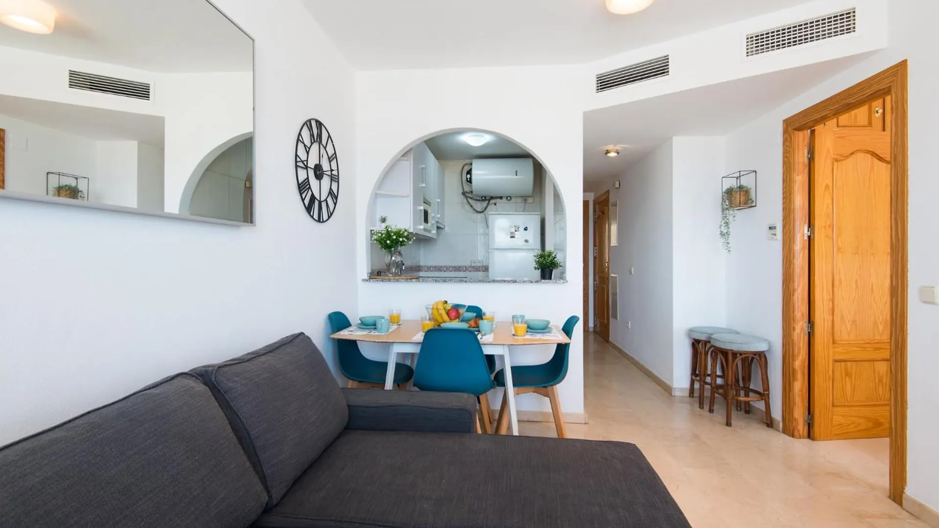 Madeinterranean Beach- Higueron Front Line Apartment Fuengirola İspanya