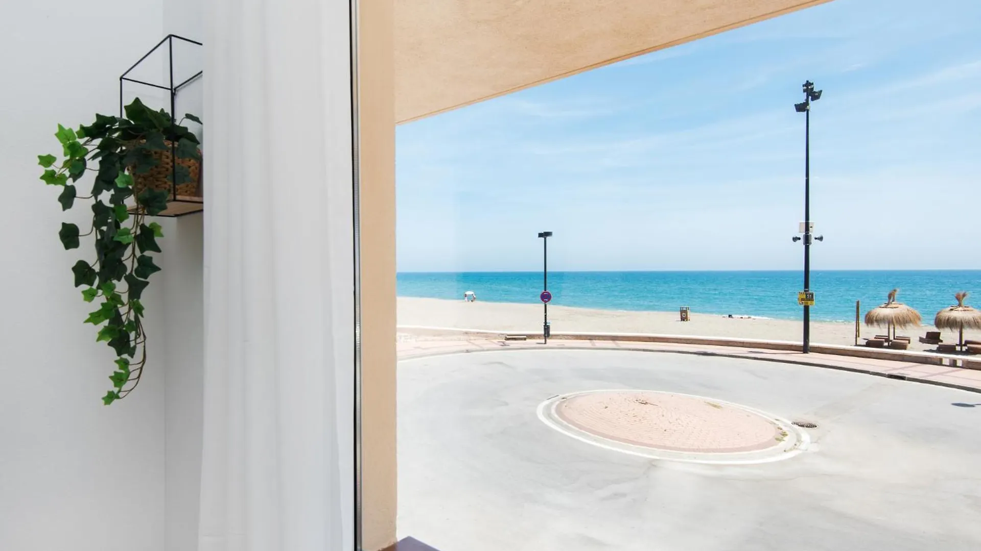 Madeinterranean Beach- Higueron Front Line Apartment Fuengirola