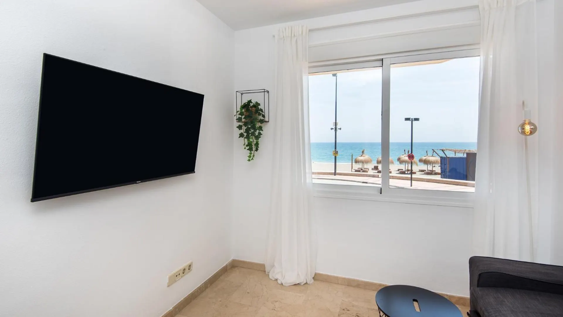 Madeinterranean Beach- Higueron Front Line Apartment Fuengirola İspanya