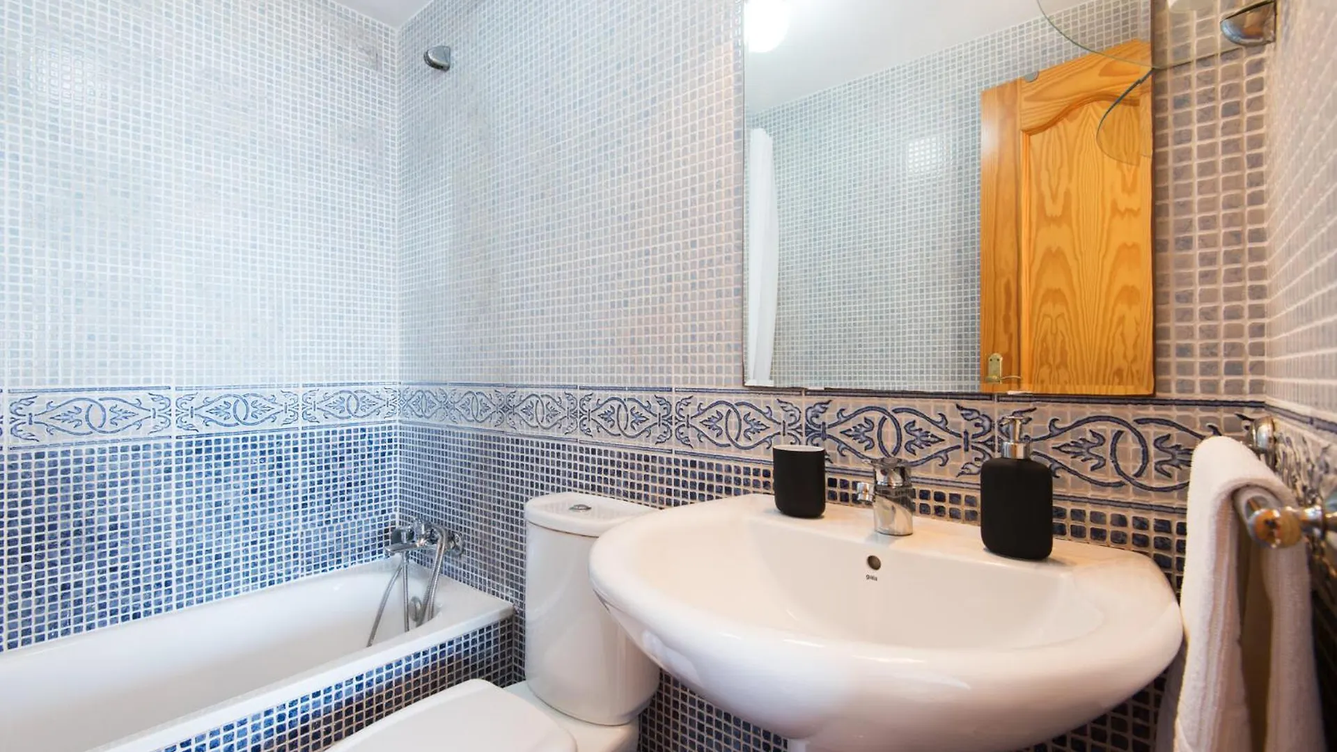Madeinterranean Beach- Higueron Front Line Apartment Fuengirola İspanya