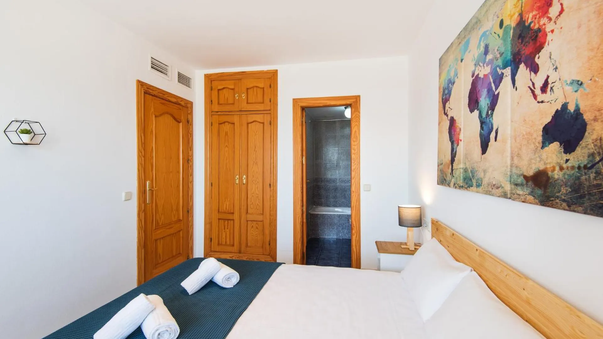 Madeinterranean Beach- Higueron Front Line Apartment Fuengirola 0*,  İspanya