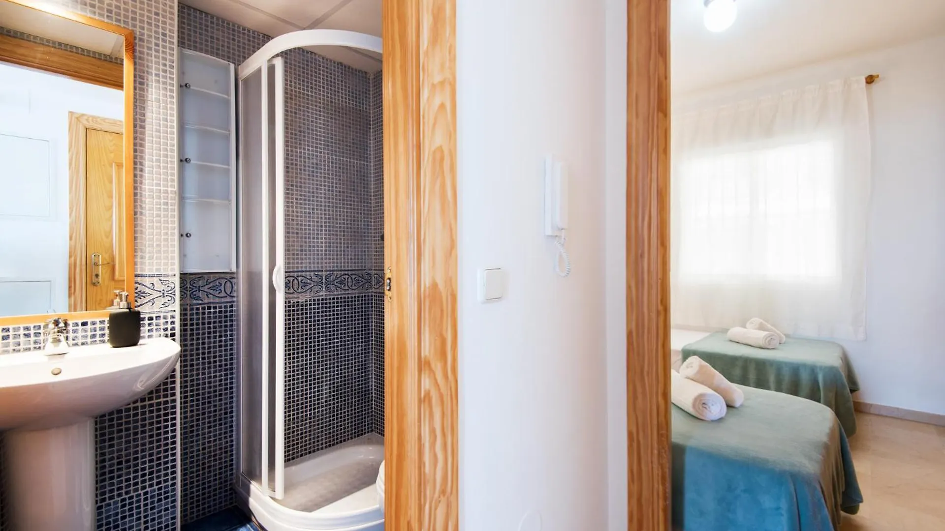Madeinterranean Beach- Higueron Front Line Apartment Fuengirola